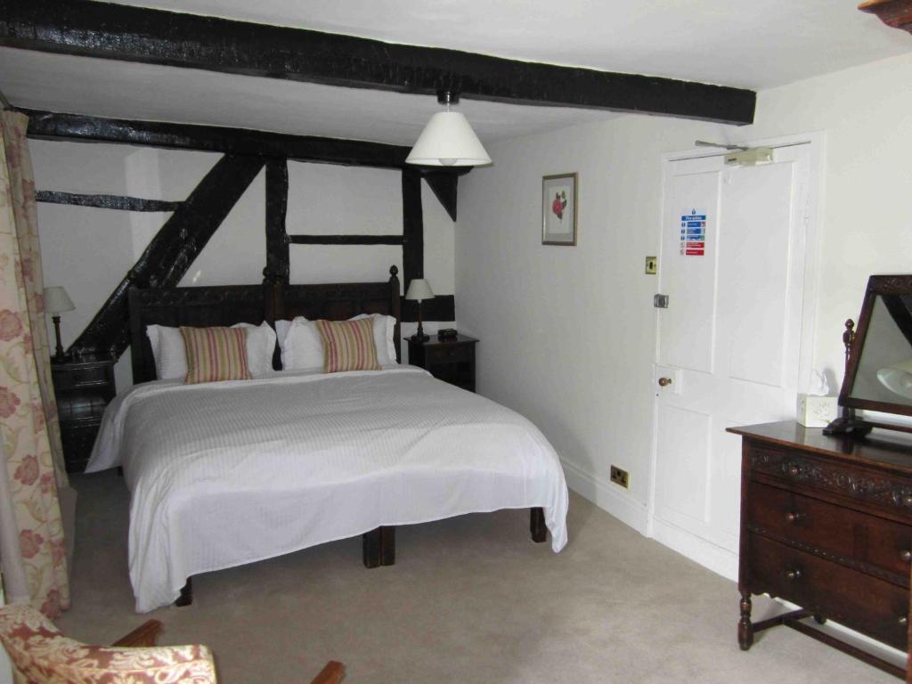 The Three Cocks Coaching Inn Glasbury Habitación foto